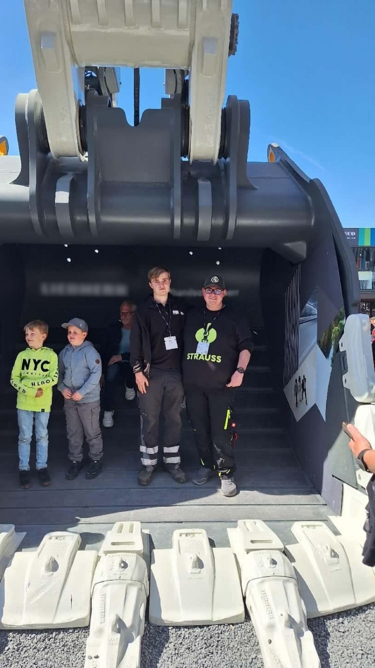 迪林根在慕尼黑宝马展 2025-05-12